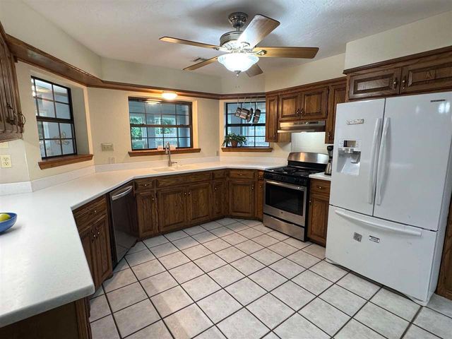 2804 NE Heritage Lane, Lawton, OK 73507