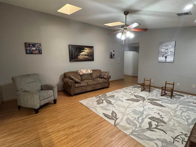 2804 NE Heritage Lane, Lawton, OK 73507