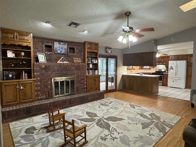 2804 NE Heritage Lane, Lawton, OK 73507