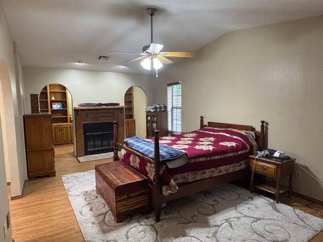 2804 NE Heritage Lane, Lawton, OK 73507