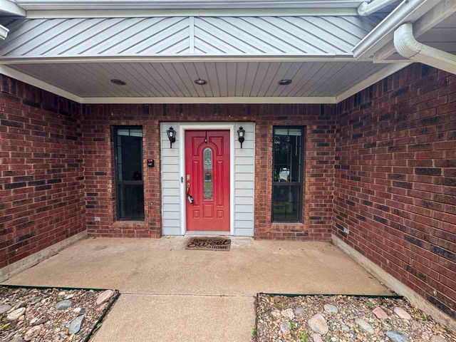 2804 NE Heritage Lane, Lawton, OK 73507