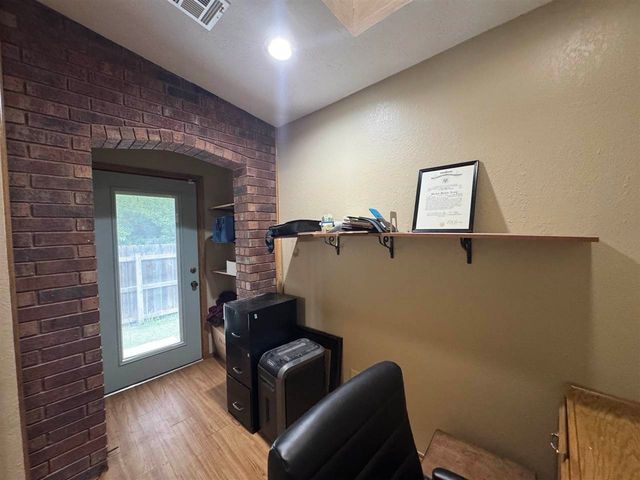 2804 NE Heritage Lane, Lawton, OK 73507