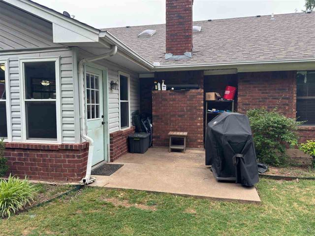 2804 NE Heritage Lane, Lawton, OK 73507