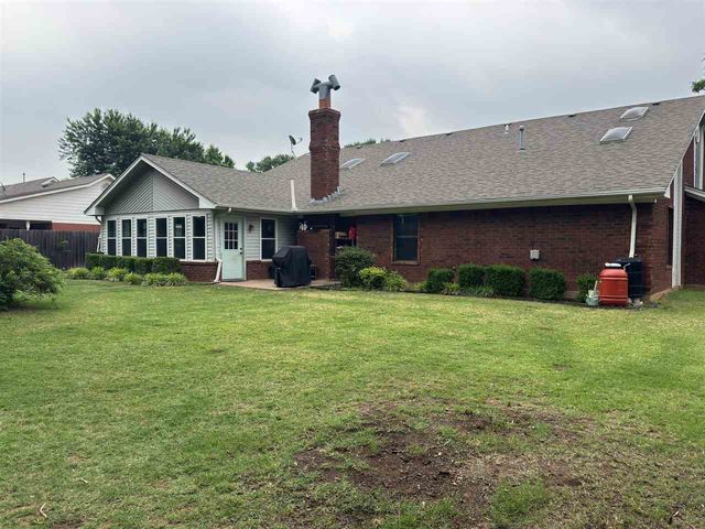 2804 NE Heritage Lane, Lawton, OK 73507