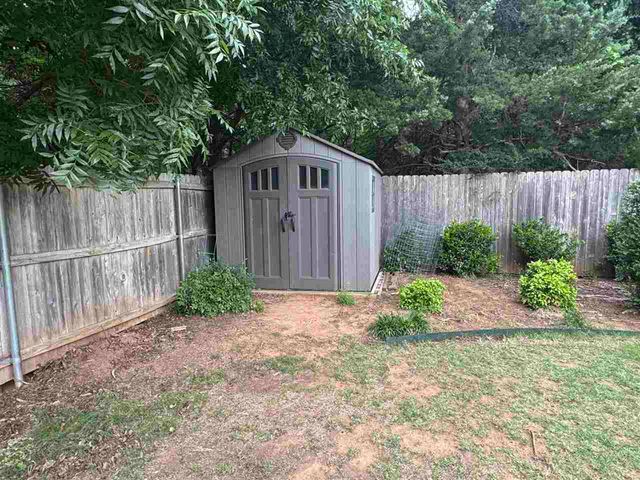 2804 NE Heritage Lane, Lawton, OK 73507