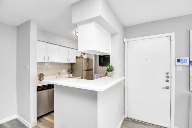 2701 W Bellfort Avenue 1210, Houston, TX 77054