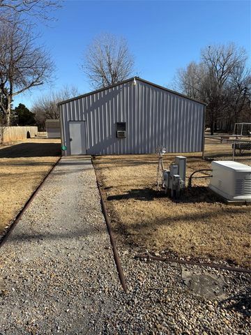 2604 Del Rio Drive, Yukon, OK 73099