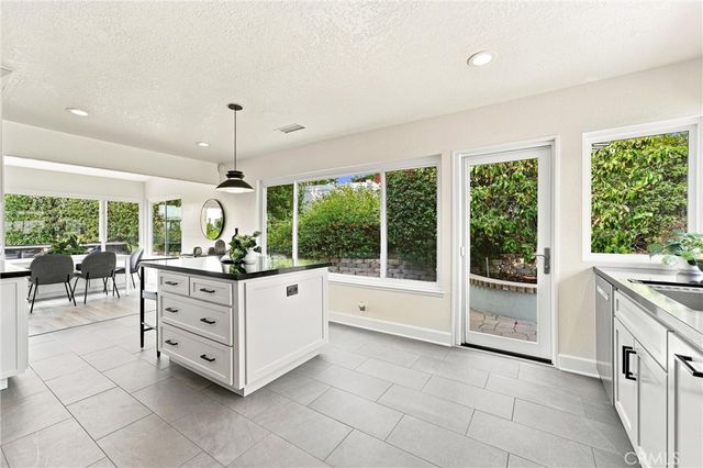 22651 La Vina, Mission Viejo, CA 92691