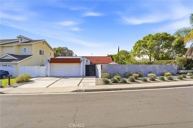 22651 La Vina, Mission Viejo, CA 92691