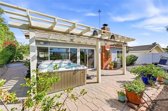 22651 La Vina, Mission Viejo, CA 92691