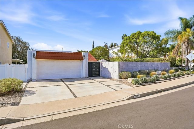 22651 La Vina, Mission Viejo, CA 92691