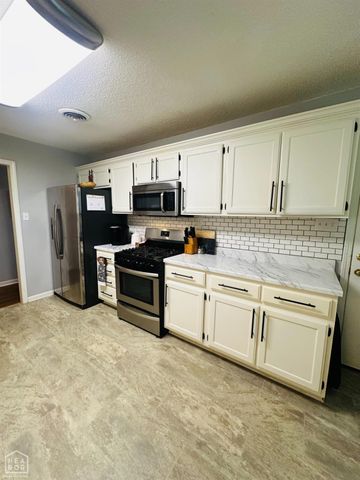 1910 Sherwood Drive, Jonesboro, AR 72401