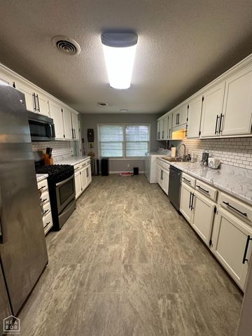 1910 Sherwood Drive, Jonesboro, AR 72401