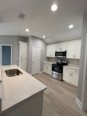 430 Scooter Cove, Crestview, FL 32539