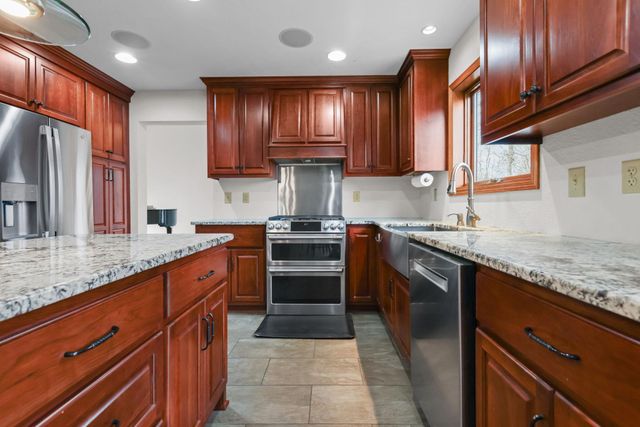 11960 Albavar Path, Inver Grove Heights, MN 55077