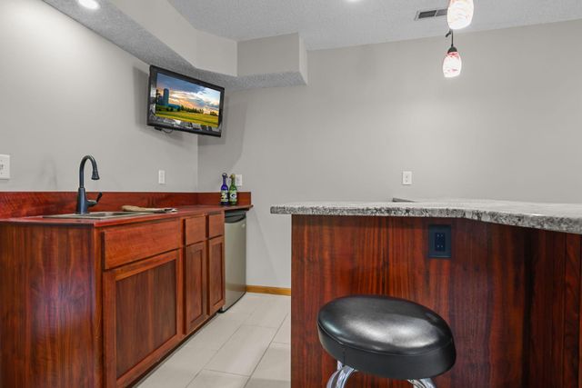 11960 Albavar Path, Inver Grove Heights, MN 55077