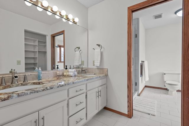 11960 Albavar Path, Inver Grove Heights, MN 55077