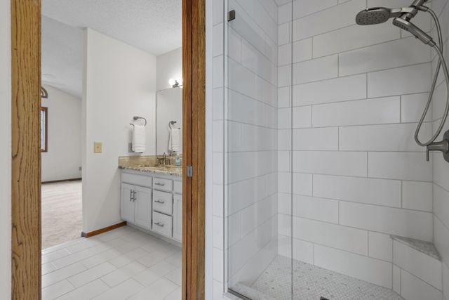 11960 Albavar Path, Inver Grove Heights, MN 55077