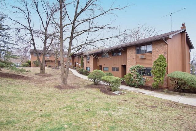252 Coachlight Square Square 252, Montrose, NY 10548