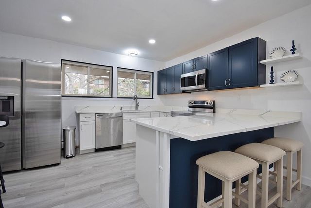 252 Coachlight Square Square 252, Montrose, NY 10548