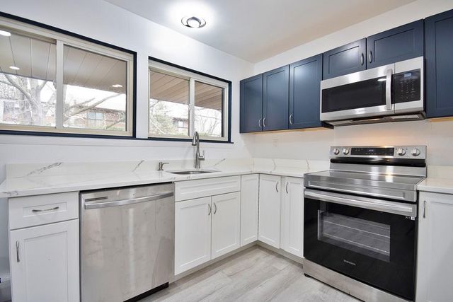 252 Coachlight Square Square 252, Montrose, NY 10548