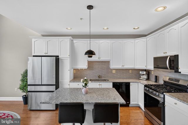110 MEADOW VIEW LN, Lansdale, PA 19446