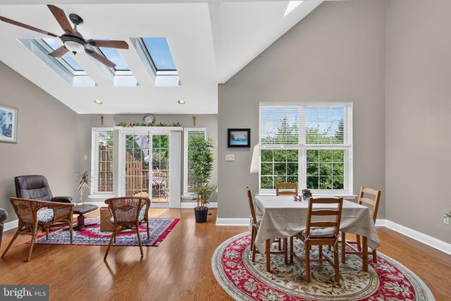 110 MEADOW VIEW LN, Lansdale, PA 19446