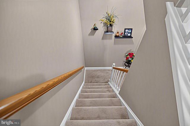 110 MEADOW VIEW LN, Lansdale, PA 19446