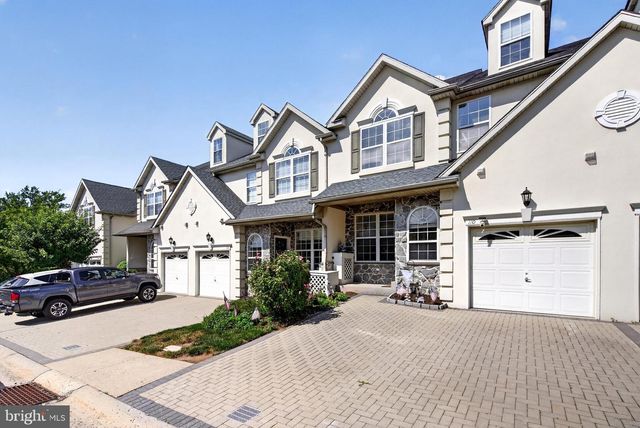 110 MEADOW VIEW LN, Lansdale, PA 19446