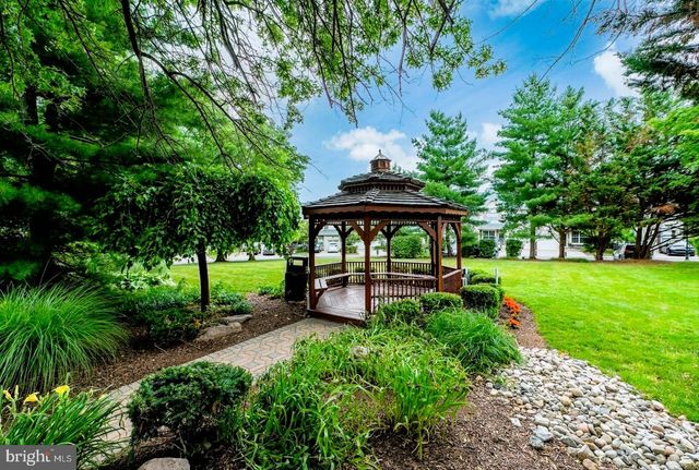 110 MEADOW VIEW LN, Lansdale, PA 19446