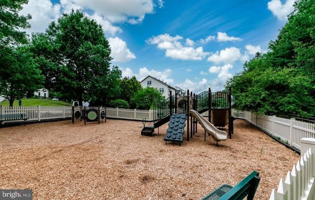 110 MEADOW VIEW LN, Lansdale, PA 19446