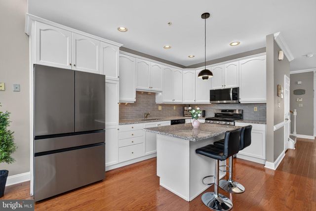 110 MEADOW VIEW LN, Lansdale, PA 19446
