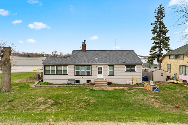4003 Elm Street, Bettendorf, IA 52722