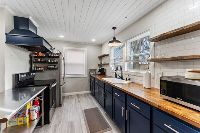 4003 Elm Street, Bettendorf, IA 52722