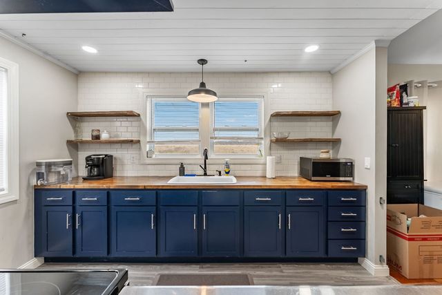 4003 Elm Street, Bettendorf, IA 52722