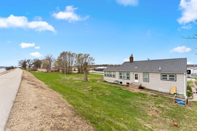 4003 Elm Street, Bettendorf, IA 52722