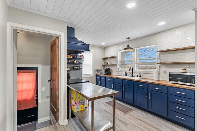 4003 Elm Street, Bettendorf, IA 52722