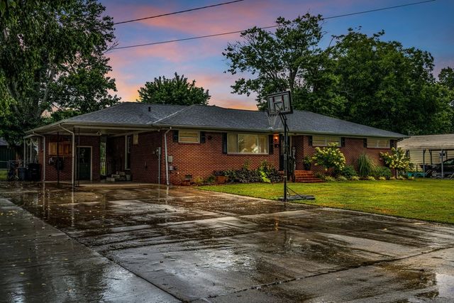 207 E Fort St, Tullahoma, TN 37388