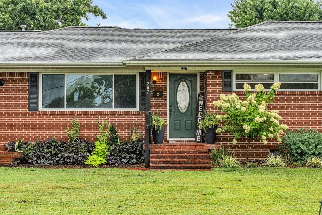 207 E Fort St, Tullahoma, TN 37388