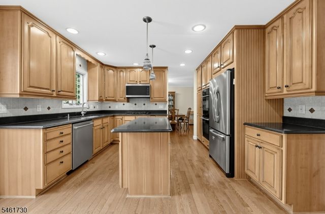 69 Brookside Rd, Randolph Twp., NJ 07869