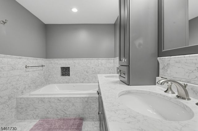 69 Brookside Rd, Randolph Twp., NJ 07869