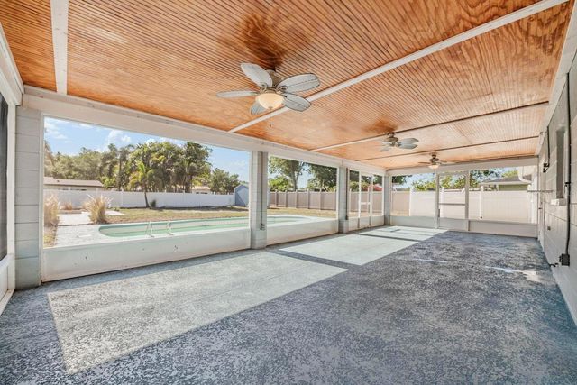 6735 23RD STREET N, St Petersburg, FL 33702
