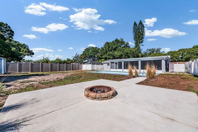 6735 23RD STREET N, St Petersburg, FL 33702
