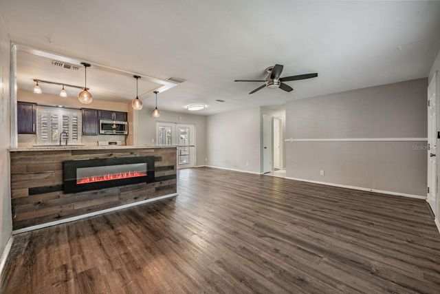 6735 23RD STREET N, St Petersburg, FL 33702