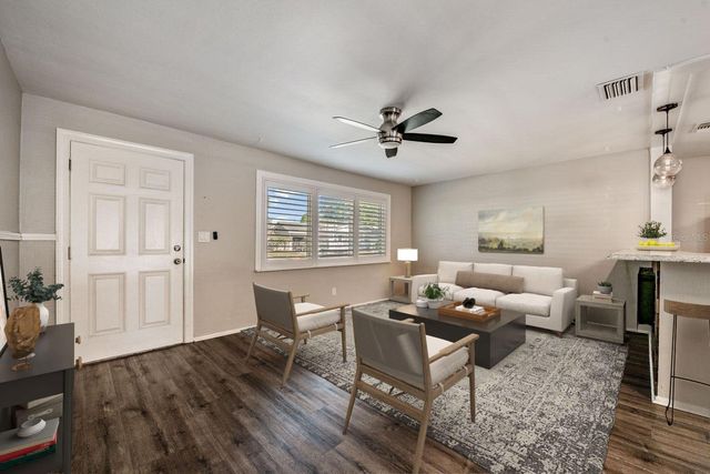 6735 23RD STREET N, St Petersburg, FL 33702