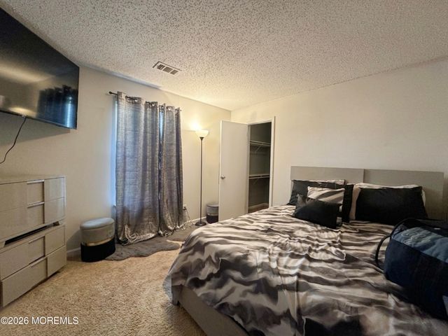 164 Frontier Way, Tinton Falls, NJ 07753
