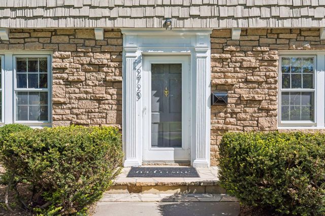 2720 Sunset Boulevard, Minneapolis, MN 55416