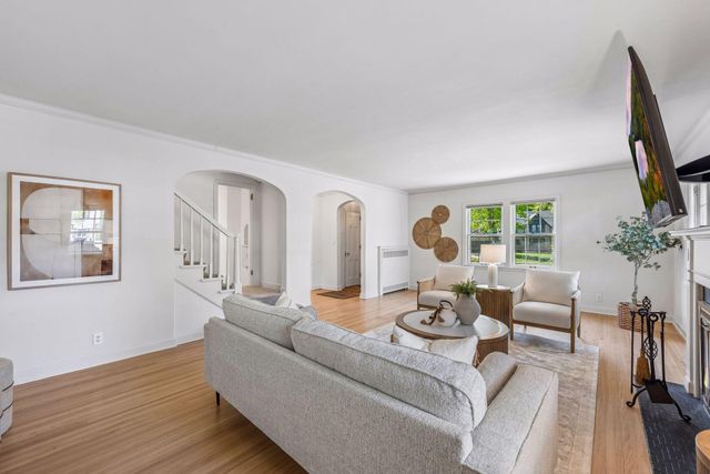 2720 Sunset Boulevard, Minneapolis, MN 55416