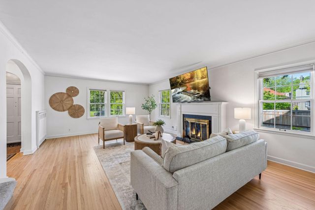 2720 Sunset Boulevard, Minneapolis, MN 55416