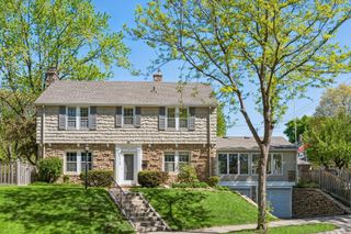 2720 Sunset Boulevard, Minneapolis, MN 55416